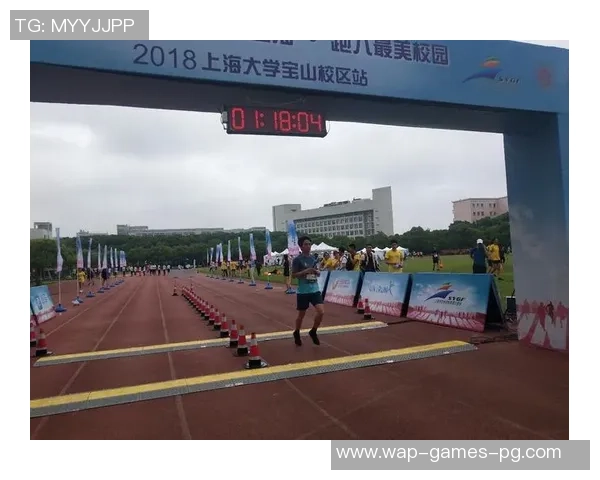 大连超越足球队奋勇争先力争上游展现团队精神与竞技风采 大连超越足球队奋勇争先力争上游展现团队精神与竞技风采